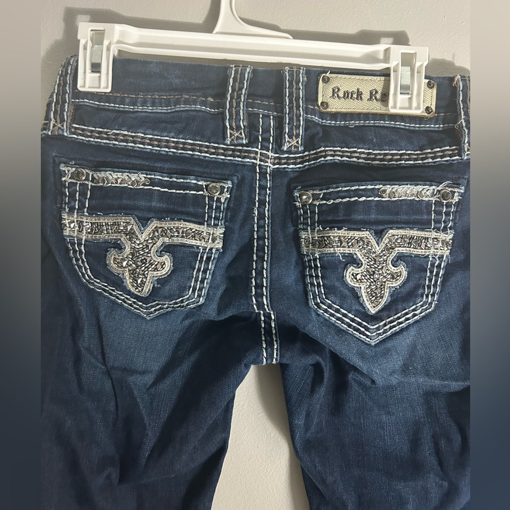 Woman’s Rock Revival Skinny Jeans. 🤩